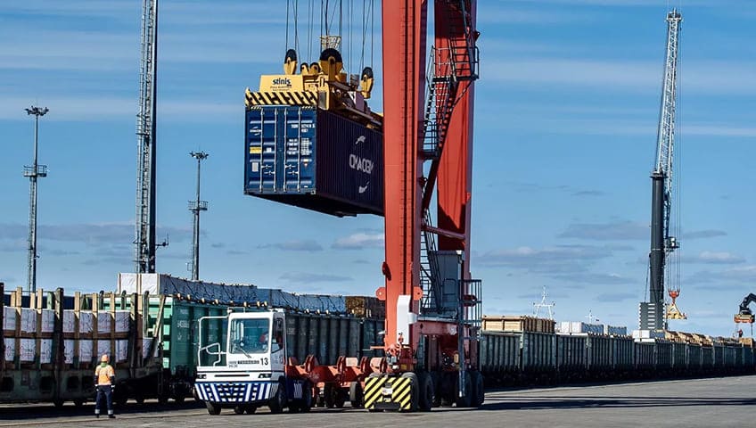 Терминальные и складские услуги в порту